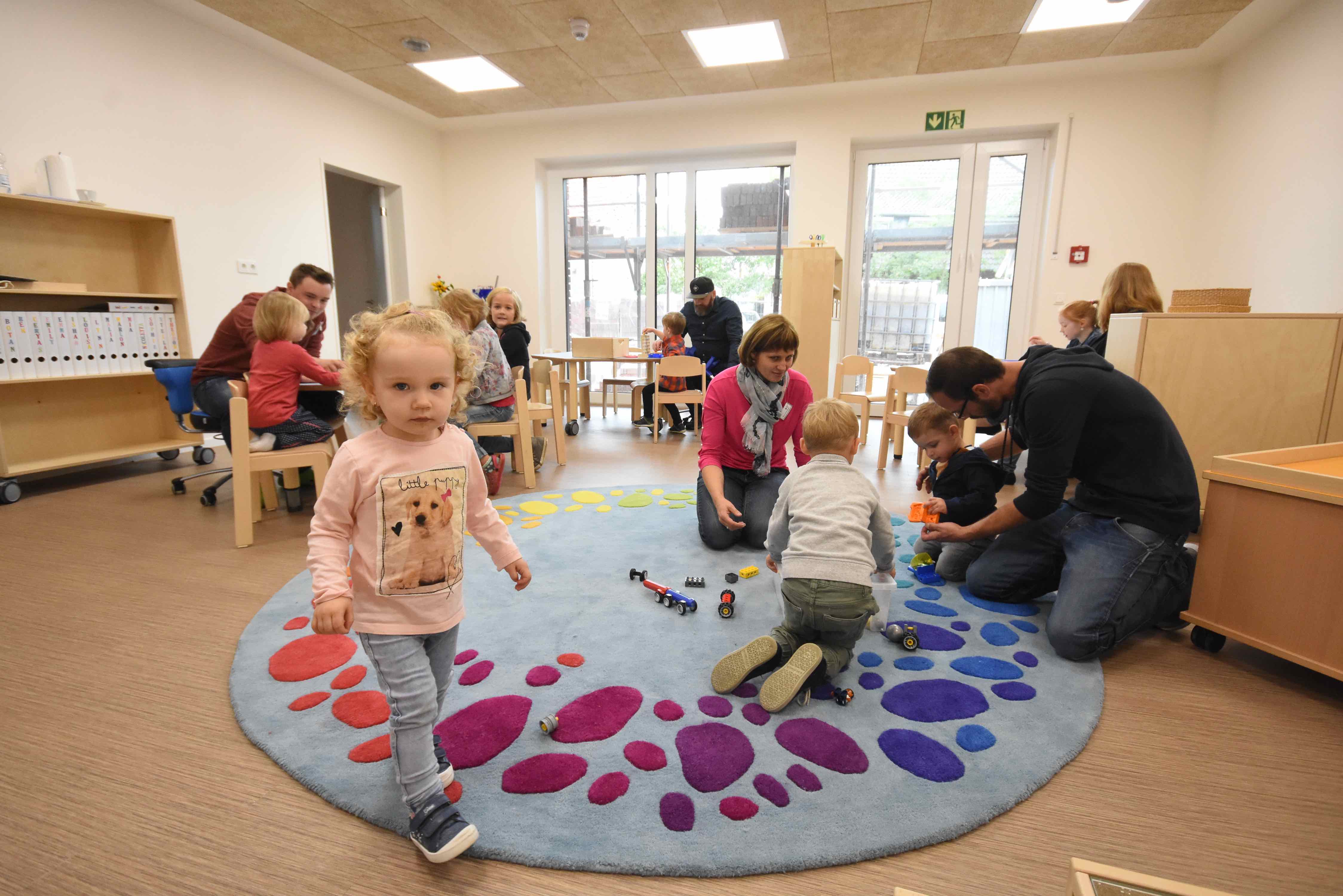 Die DRK-Kita in Epe am Standort Merschgarten: Einen Tag vor der Eröffnung lernten Kinder, Eltern und Nachbarn die Kindertageseinrichtung schon einmal näher kennen.